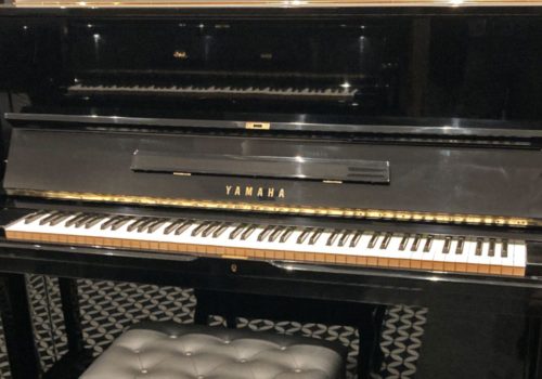 Piano Yamaha U1